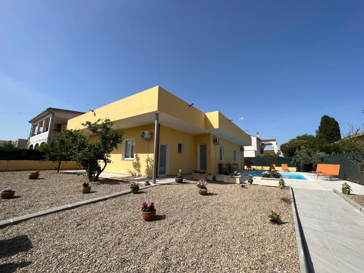 Casa Vacanze Mare Fuori คาโปแตร์รา ภายนอก รูปภาพ