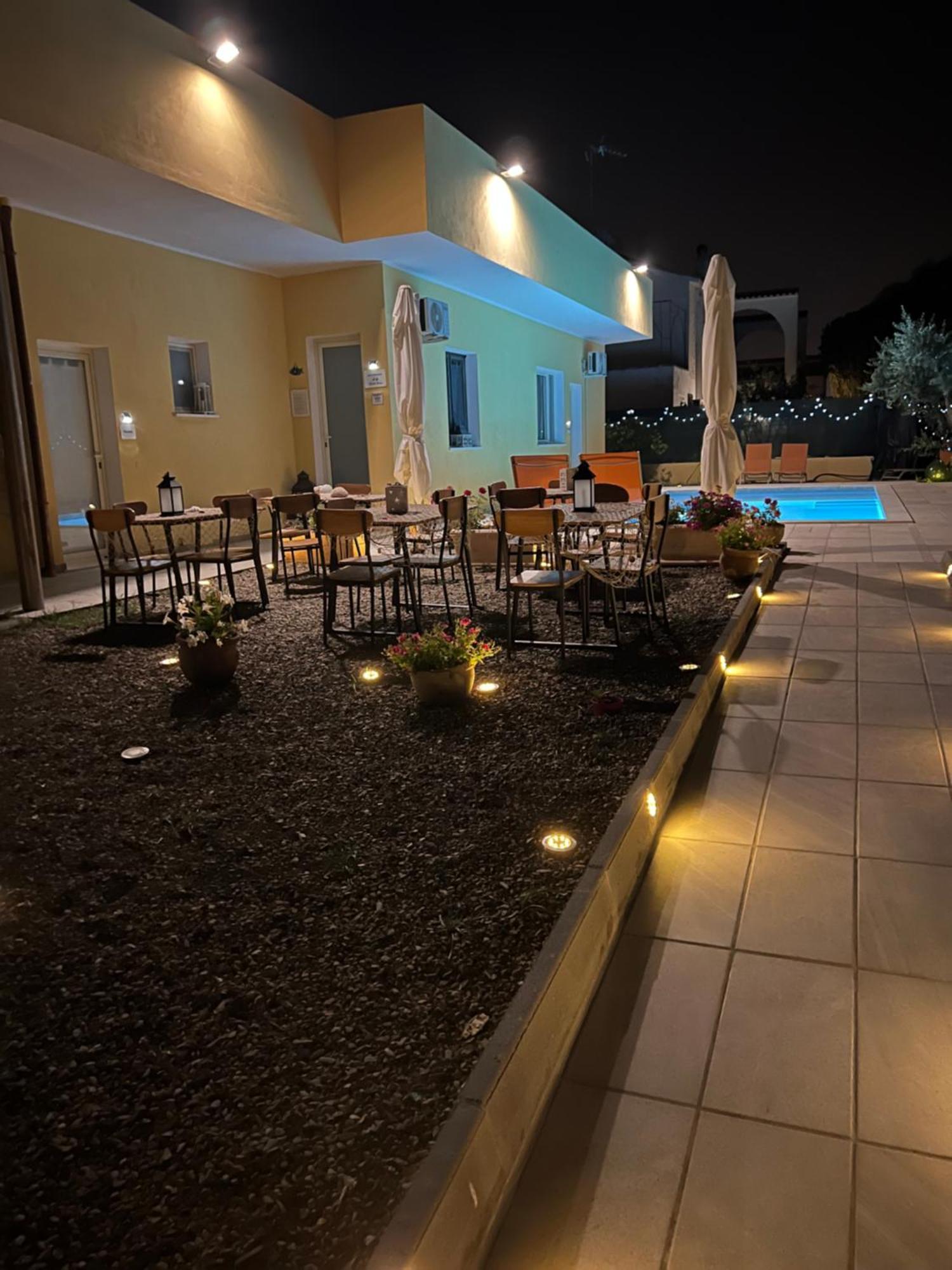 Casa Vacanze Mare Fuori คาโปแตร์รา ภายนอก รูปภาพ