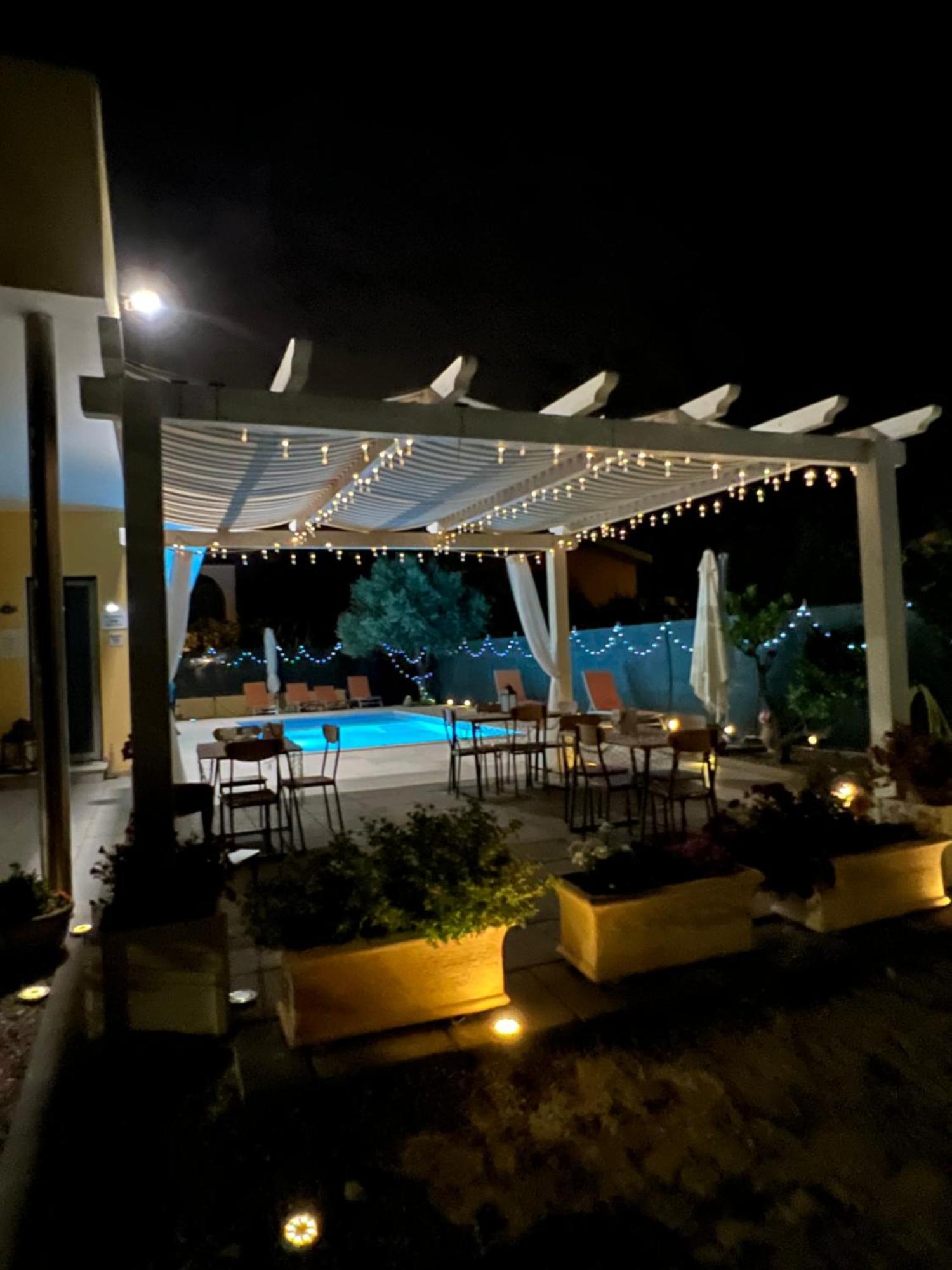 Casa Vacanze Mare Fuori คาโปแตร์รา ภายนอก รูปภาพ